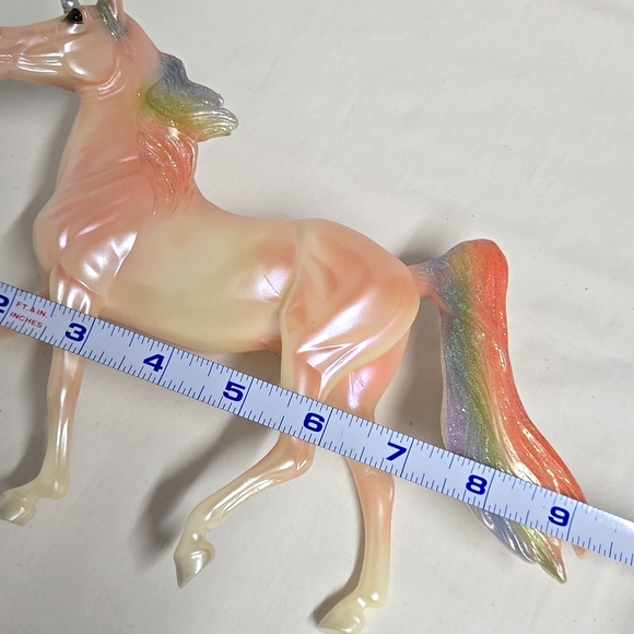 Breyer Reeves Unicorn Rainbow Glitter Mane Tail Pink BEAUTIFUL SHINY - Picture 4 of 16